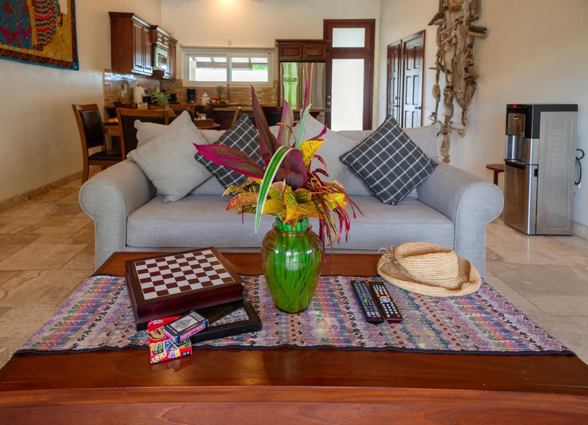 Almond Beach Resort At Jaguar Reef Hopkins Eksteriør bilde