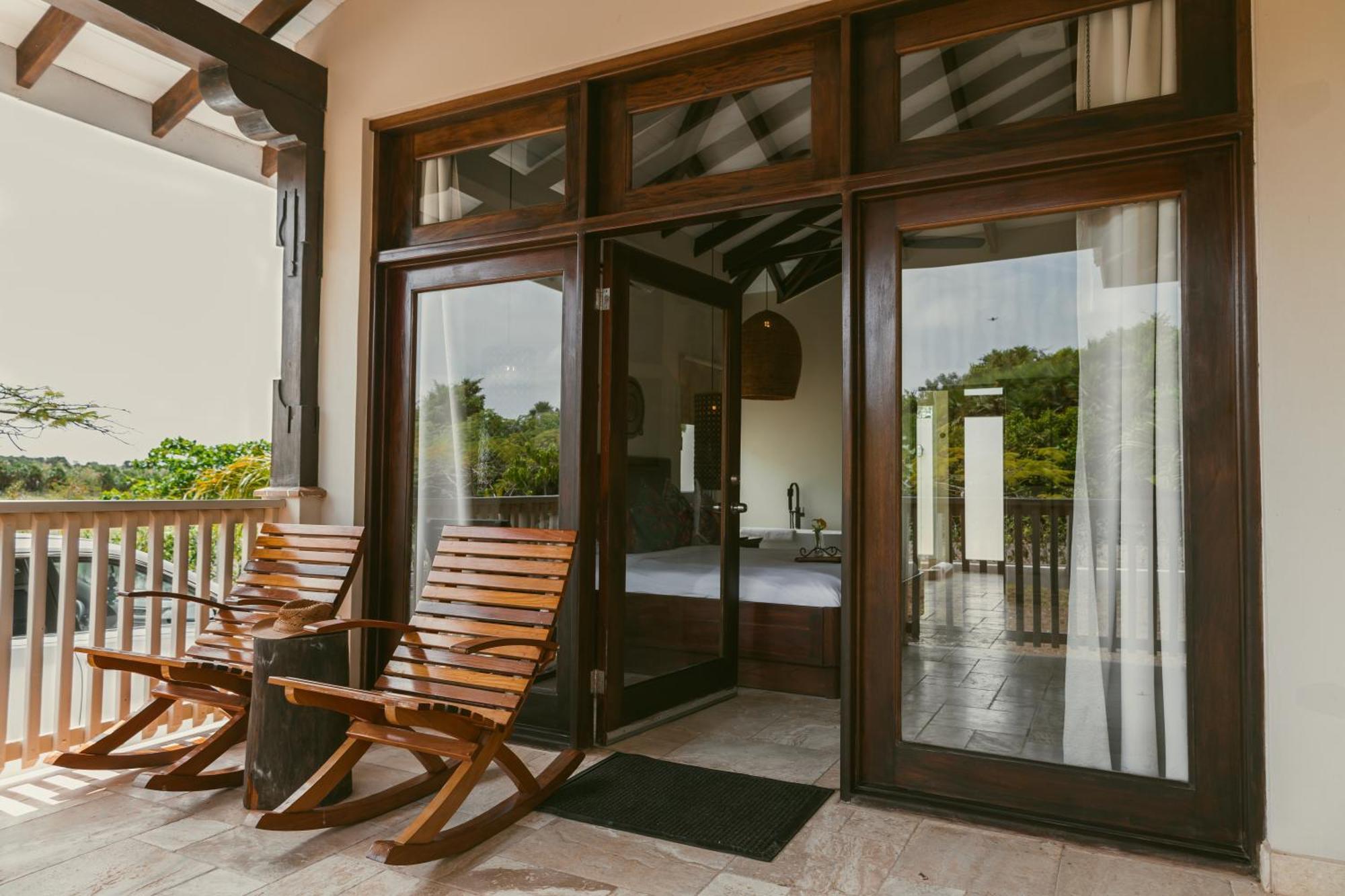 Almond Beach Resort At Jaguar Reef Hopkins Eksteriør bilde