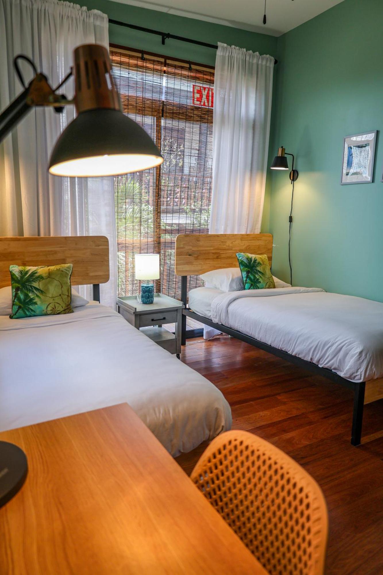 Almond Beach Resort At Jaguar Reef Hopkins Eksteriør bilde