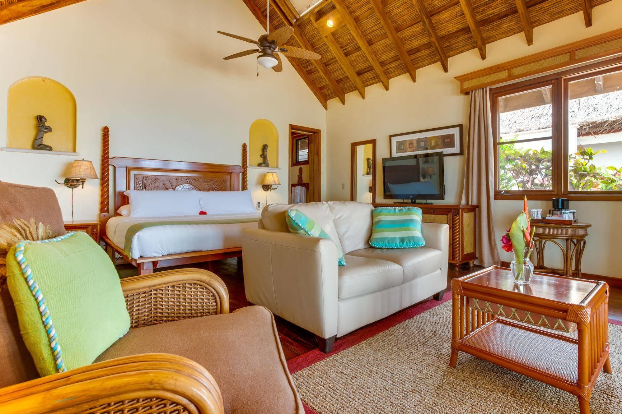 Almond Beach Resort At Jaguar Reef Hopkins Eksteriør bilde
