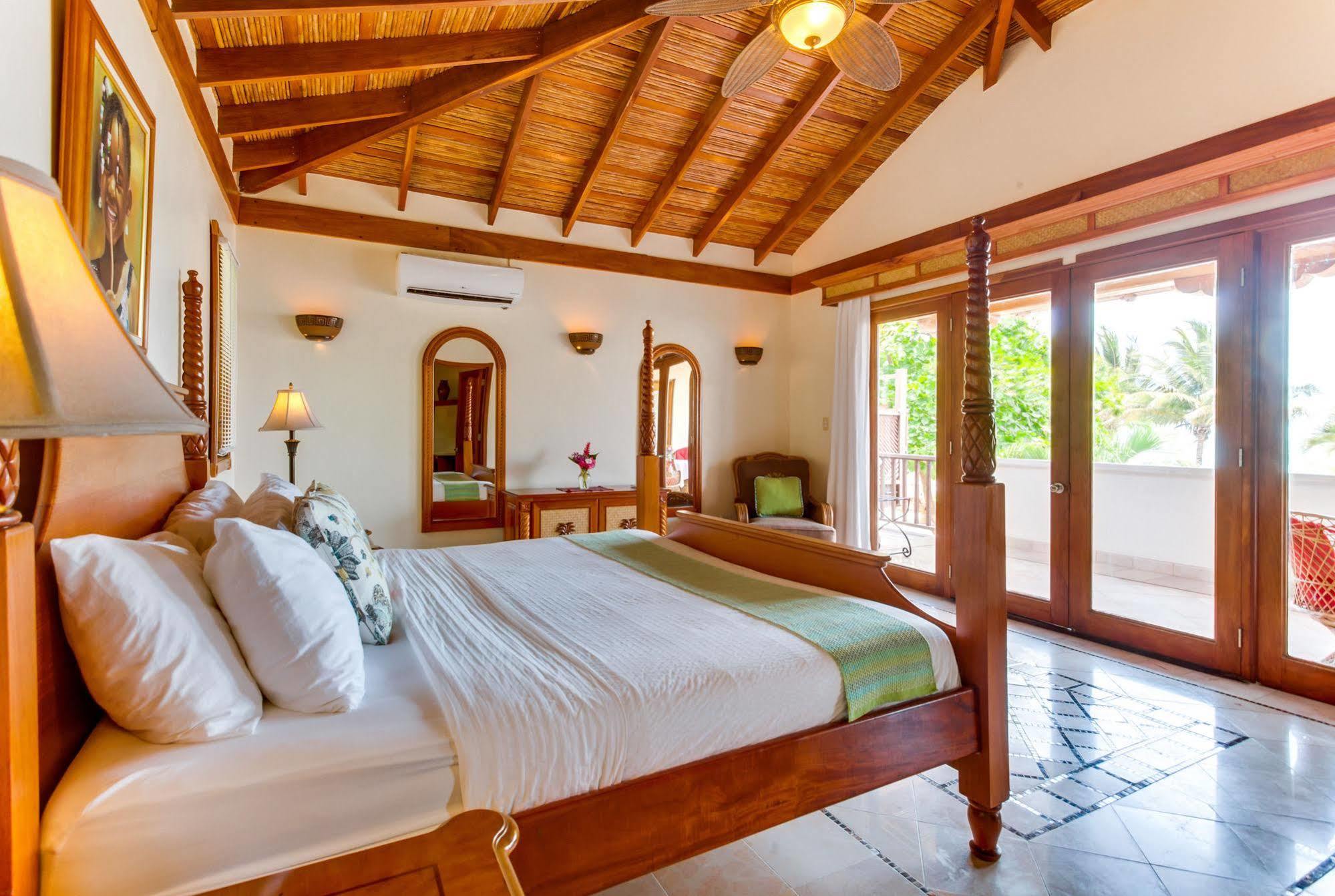 Almond Beach Resort At Jaguar Reef Hopkins Eksteriør bilde