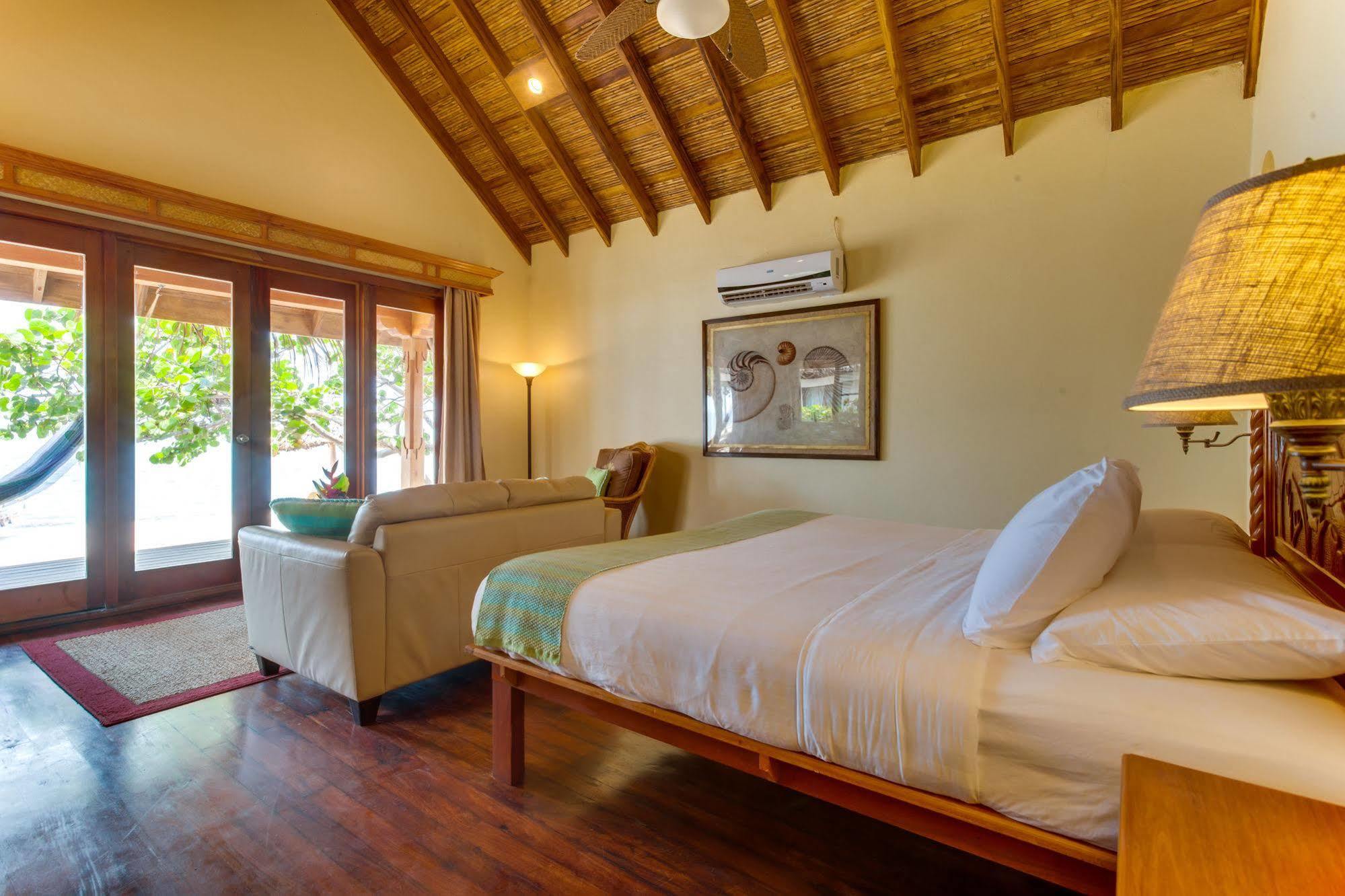 Almond Beach Resort At Jaguar Reef Hopkins Eksteriør bilde