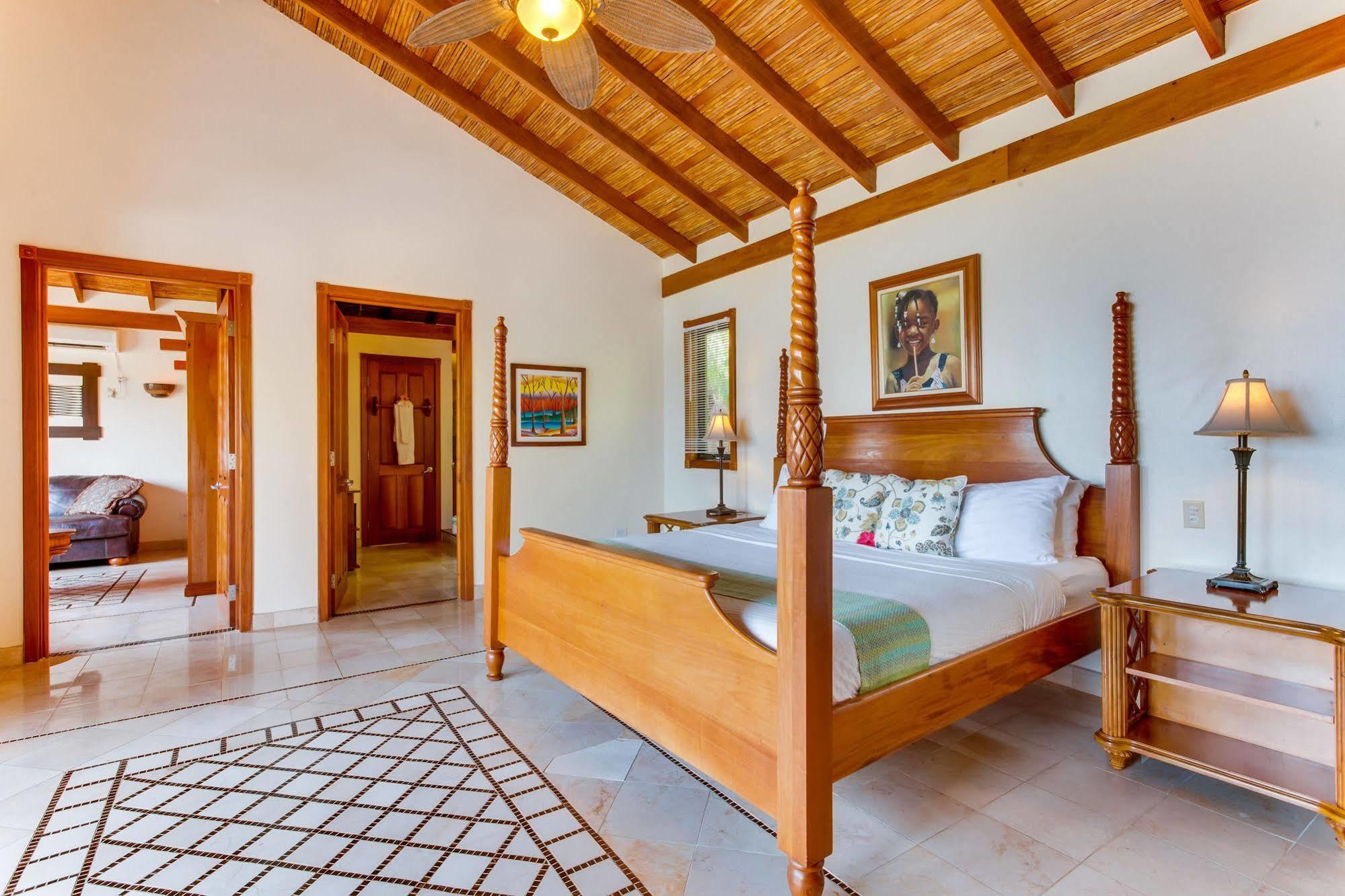 Almond Beach Resort At Jaguar Reef Hopkins Eksteriør bilde