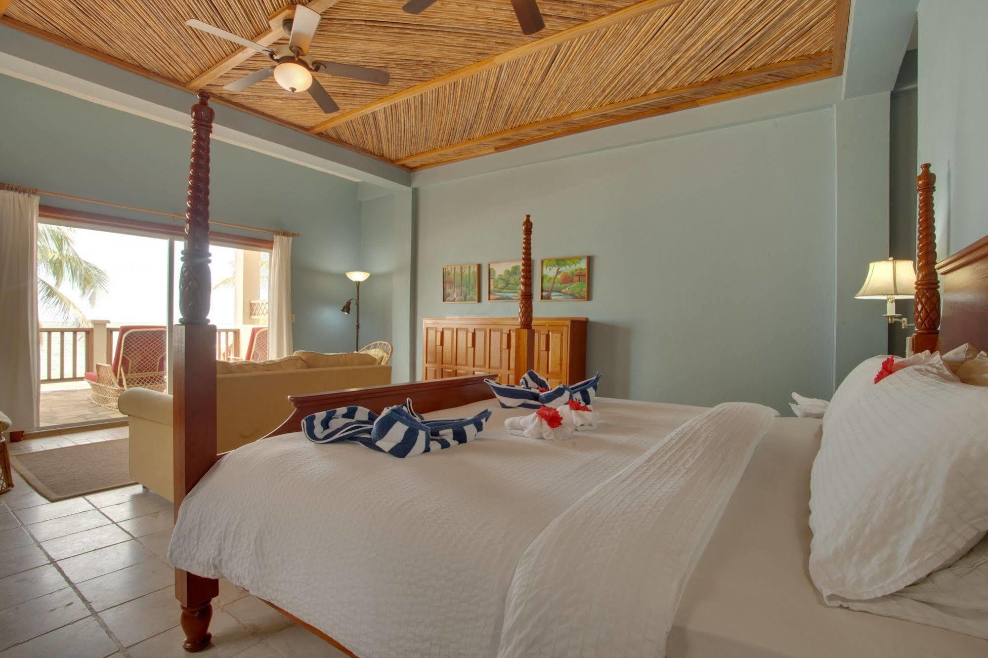 Almond Beach Resort At Jaguar Reef Hopkins Eksteriør bilde