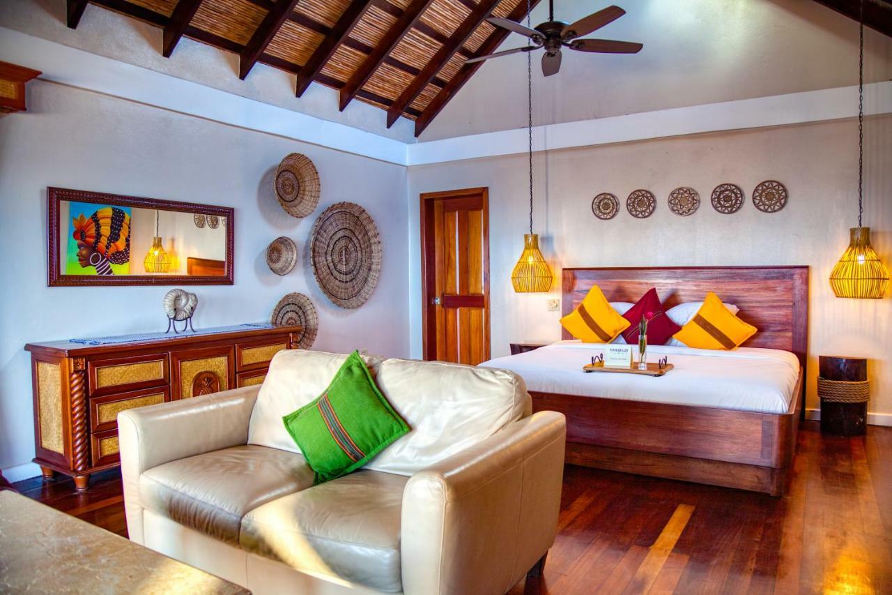 Almond Beach Resort At Jaguar Reef Hopkins Eksteriør bilde